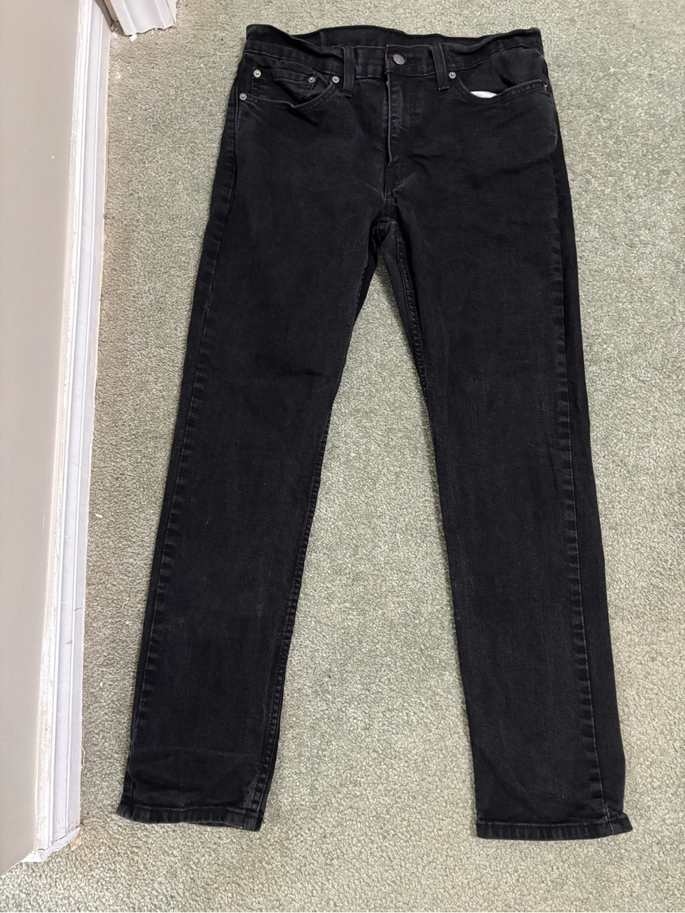 Classic Black Levi’s Straight-Jeans in good condition